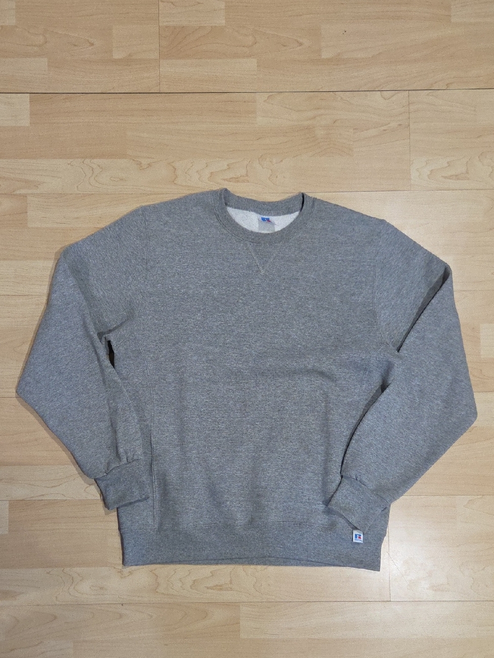 Vintage Y2K Russell Athletic Gray Crewneck Sweatshirt